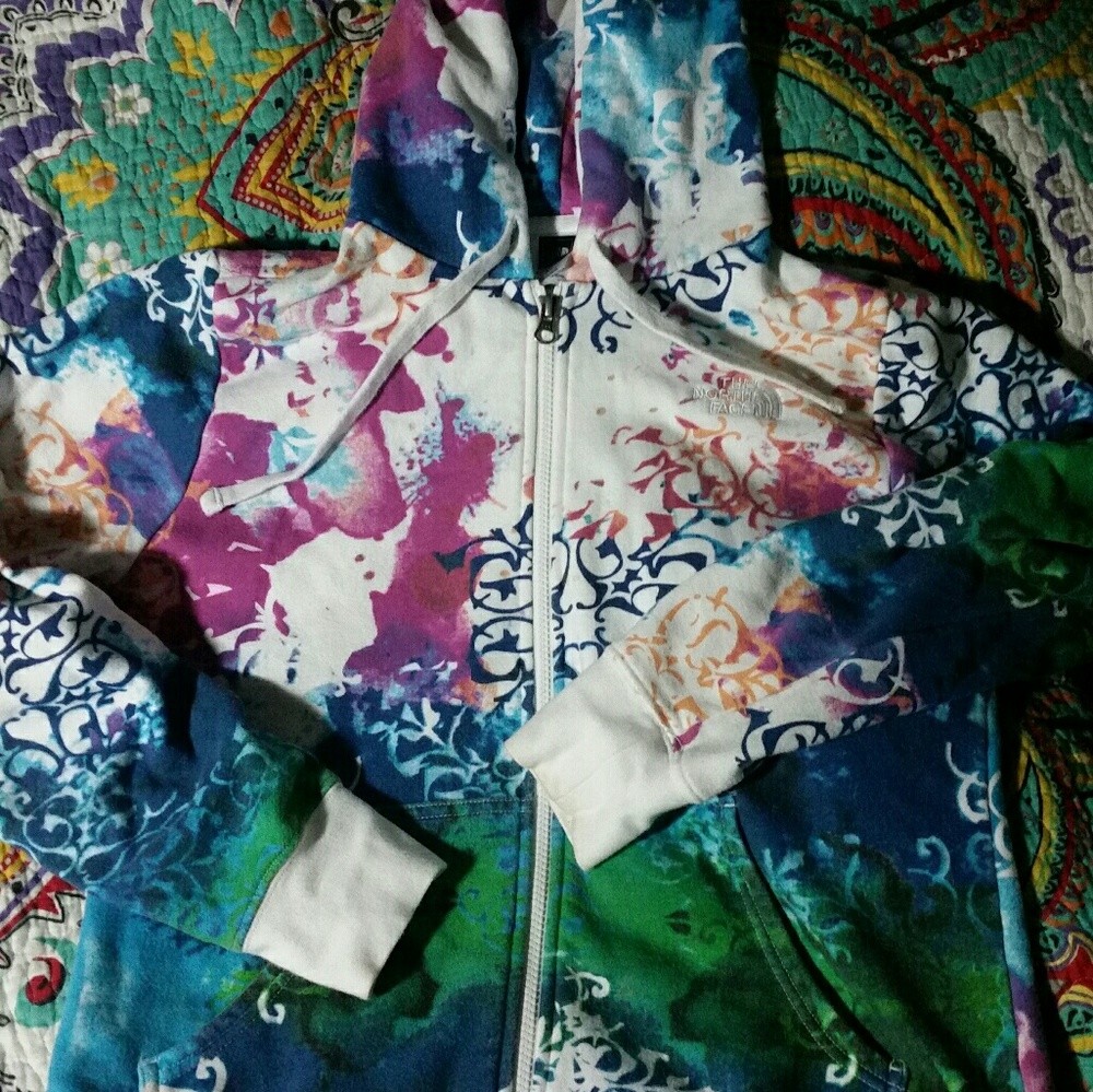 Awesome North Face zip up hoodie